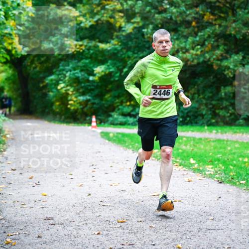 12.10.2025 - Bramfelder Halbmarathon 2025 Dr. Thomas Lammeyer http://msf.ph/oto/9345393 12.10.2025 10:15:23 Laufen 2446 meine-sportfotos.de