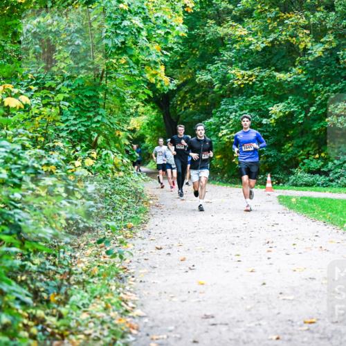 12.10.2025 - Bramfelder Halbmarathon 2025 Dr. Thomas Lammeyer http://msf.ph/oto/9345406 12.10.2025 10:15:43 Laufen 275, 2845 meine-sportfotos.de