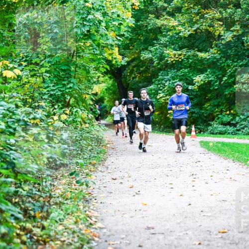 12.10.2025 - Bramfelder Halbmarathon 2025 Dr. Thomas Lammeyer http://msf.ph/oto/9345407 12.10.2025 10:15:43 Laufen 2934, 275, 2845 meine-sportfotos.de