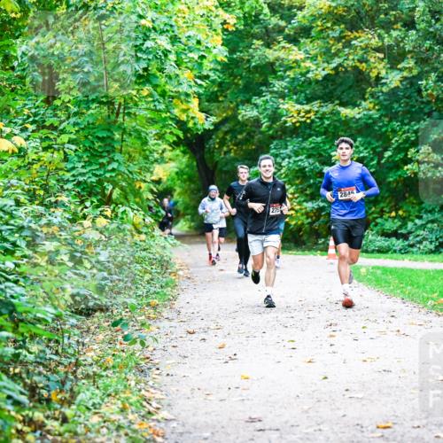 12.10.2025 - Bramfelder Halbmarathon 2025 Dr. Thomas Lammeyer http://msf.ph/oto/9345413 12.10.2025 10:15:44 Laufen 275, 2845 meine-sportfotos.de