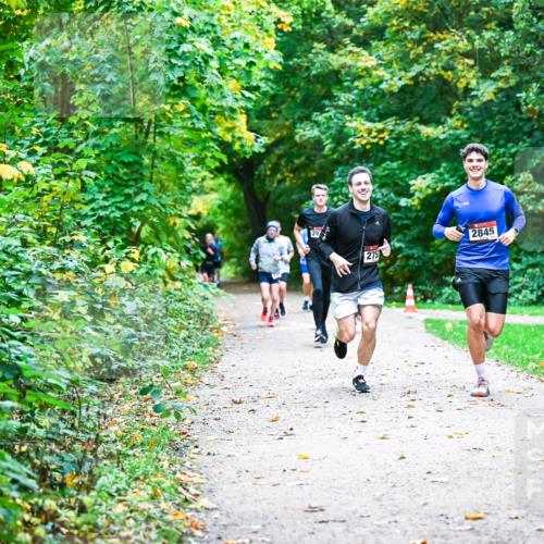 12.10.2025 - Bramfelder Halbmarathon 2025 Dr. Thomas Lammeyer http://msf.ph/oto/9345419 12.10.2025 10:15:45 Laufen 29, 275, 2845 meine-sportfotos.de