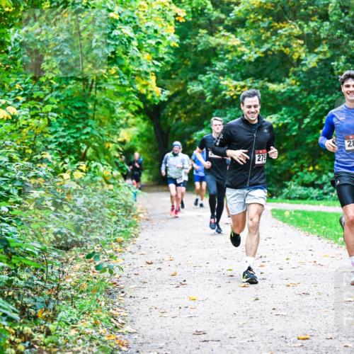 12.10.2025 - Bramfelder Halbmarathon 2025 Dr. Thomas Lammeyer http://msf.ph/oto/9345424 12.10.2025 10:15:46 Laufen 2845, 275 meine-sportfotos.de