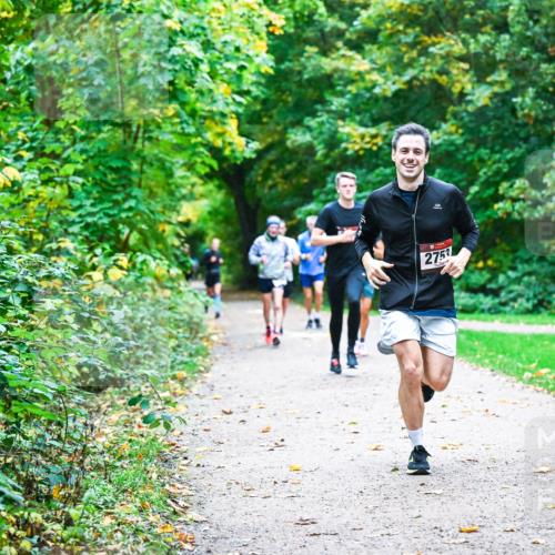 12.10.2025 - Bramfelder Halbmarathon 2025 Dr. Thomas Lammeyer http://msf.ph/oto/9345425 12.10.2025 10:15:46 Laufen 2753, 2845, 841 meine-sportfotos.de