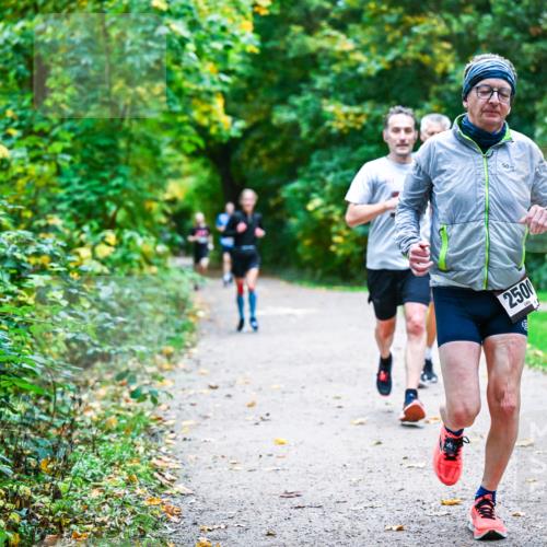 12.10.2025 - Bramfelder Halbmarathon 2025 Dr. Thomas Lammeyer http://msf.ph/oto/9345454 12.10.2025 10:15:51 Laufen 2500 meine-sportfotos.de