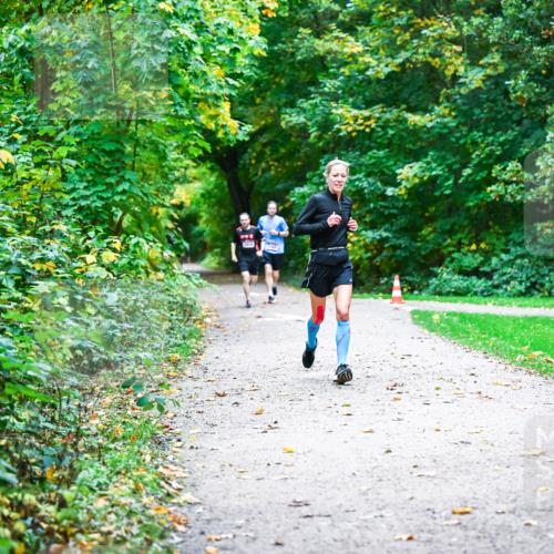 12.10.2025 - Bramfelder Halbmarathon 2025 Dr. Thomas Lammeyer http://msf.ph/oto/9345465 12.10.2025 10:15:53 Laufen  meine-sportfotos.de