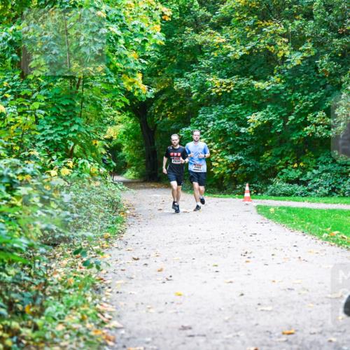 12.10.2025 - Bramfelder Halbmarathon 2025 Dr. Thomas Lammeyer http://msf.ph/oto/9345470 12.10.2025 10:15:55 Laufen 2656, 2465 meine-sportfotos.de