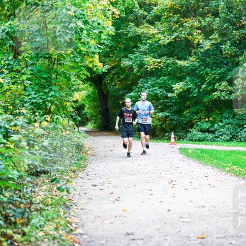 12.10.2025 - Bramfelder Halbmarathon 2025 Dr. Thomas Lammeyer http://msf.ph/oto/9345475 12.10.2025 10:15:55 Laufen 2656, 2465 meine-sportfotos.de