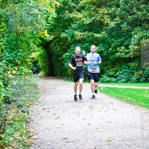 12.10.2025 - Bramfelder Halbmarathon 2025 Dr. Thomas Lammeyer http://msf.ph/oto/9345486 12.10.2025 10:15:58 Laufen 2656, 2465 meine-sportfotos.de