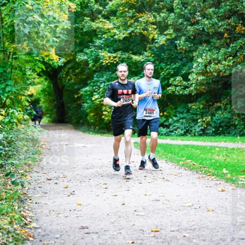 12.10.2025 - Bramfelder Halbmarathon 2025 Dr. Thomas Lammeyer http://msf.ph/oto/9345492 12.10.2025 10:15:58 Laufen 2656, 2465 meine-sportfotos.de