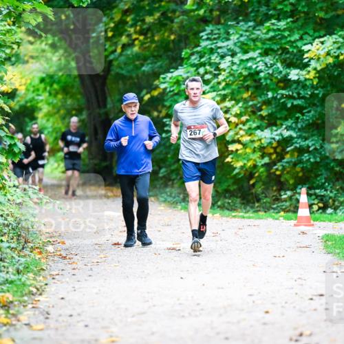 12.10.2025 - Bramfelder Halbmarathon 2025 Dr. Thomas Lammeyer http://msf.ph/oto/9345504 12.10.2025 10:16:10 Laufen 267 meine-sportfotos.de