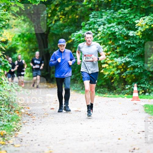 12.10.2025 - Bramfelder Halbmarathon 2025 Dr. Thomas Lammeyer http://msf.ph/oto/9345509 12.10.2025 10:16:11 Laufen 2671 meine-sportfotos.de