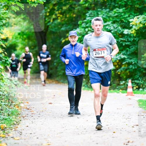 12.10.2025 - Bramfelder Halbmarathon 2025 Dr. Thomas Lammeyer http://msf.ph/oto/9345518 12.10.2025 10:16:12 Laufen 2671 meine-sportfotos.de