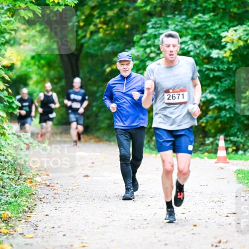 12.10.2025 - Bramfelder Halbmarathon 2025 Dr. Thomas Lammeyer http://msf.ph/oto/9345519 12.10.2025 10:16:12 Laufen 2671 meine-sportfotos.de