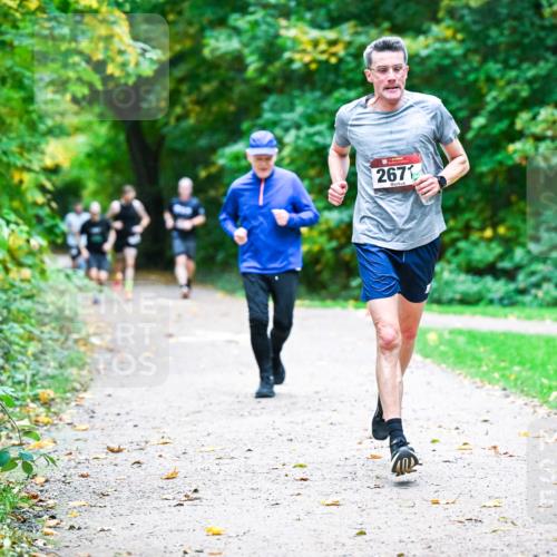 12.10.2025 - Bramfelder Halbmarathon 2025 Dr. Thomas Lammeyer http://msf.ph/oto/9345523 12.10.2025 10:16:14 Laufen 2671 meine-sportfotos.de