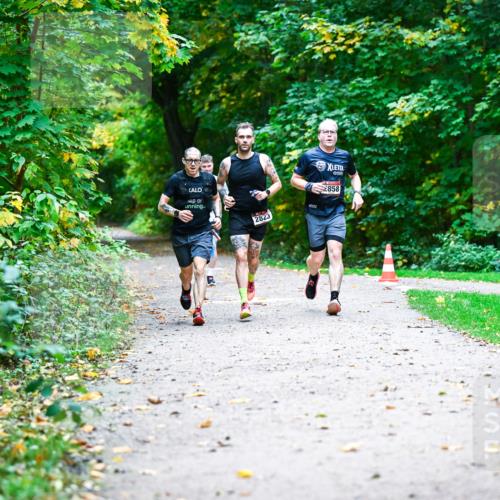 12.10.2025 - Bramfelder Halbmarathon 2025 Dr. Thomas Lammeyer http://msf.ph/oto/9345532 12.10.2025 10:16:19 Laufen 2823, 2858 meine-sportfotos.de