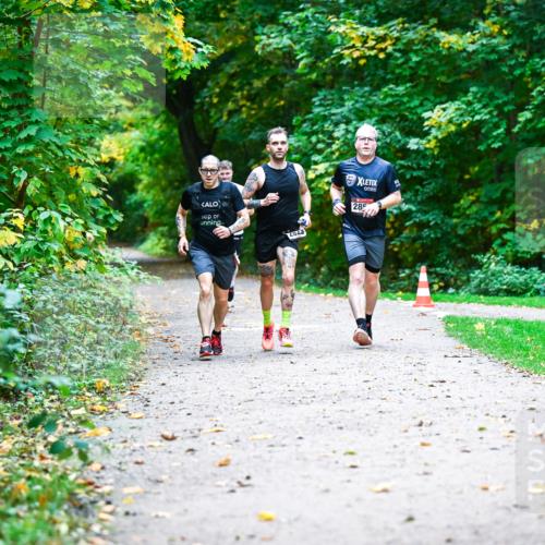 12.10.2025 - Bramfelder Halbmarathon 2025 Dr. Thomas Lammeyer http://msf.ph/oto/9345534 12.10.2025 10:16:19 Laufen 2623, 285 meine-sportfotos.de
