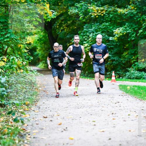 12.10.2025 - Bramfelder Halbmarathon 2025 Dr. Thomas Lammeyer http://msf.ph/oto/9345535 12.10.2025 10:16:19 Laufen 2023, 2858 meine-sportfotos.de