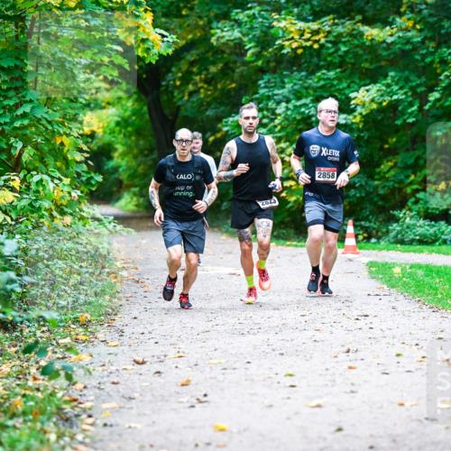 12.10.2025 - Bramfelder Halbmarathon 2025 Dr. Thomas Lammeyer http://msf.ph/oto/9345537 12.10.2025 10:16:20 Laufen 2623, 2858 meine-sportfotos.de