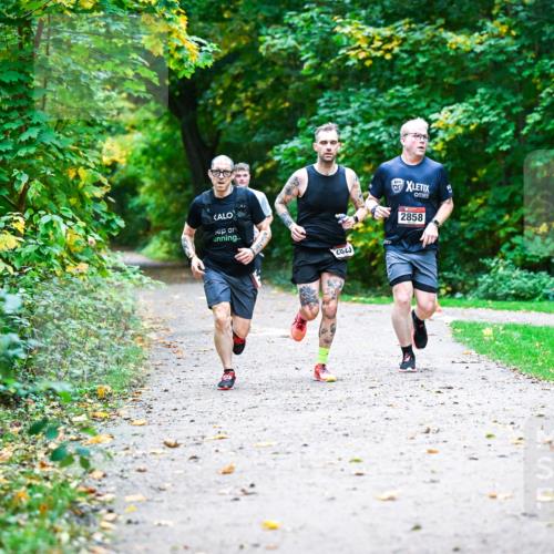 12.10.2025 - Bramfelder Halbmarathon 2025 Dr. Thomas Lammeyer http://msf.ph/oto/9345539 12.10.2025 10:16:20 Laufen 2623, 2858 meine-sportfotos.de