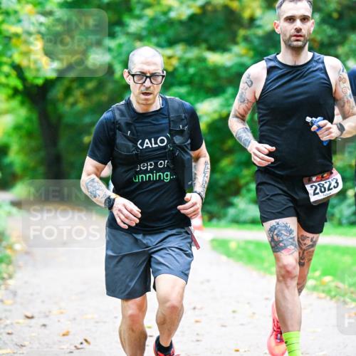 12.10.2025 - Bramfelder Halbmarathon 2025 Dr. Thomas Lammeyer http://msf.ph/oto/9345553 12.10.2025 10:16:23 Laufen 2823, 1, 2858, 14 meine-sportfotos.de