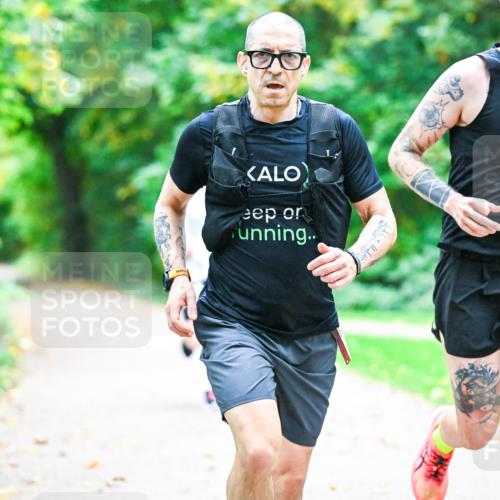 12.10.2025 - Bramfelder Halbmarathon 2025 Dr. Thomas Lammeyer http://msf.ph/oto/9345556 12.10.2025 10:16:24 Laufen 2623 meine-sportfotos.de