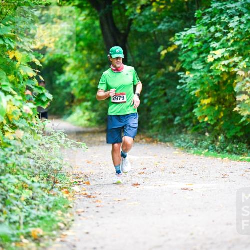 12.10.2025 - Bramfelder Halbmarathon 2025 Dr. Thomas Lammeyer http://msf.ph/oto/9345564 12.10.2025 10:16:32 Laufen 2979 meine-sportfotos.de