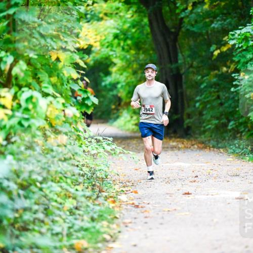 12.10.2025 - Bramfelder Halbmarathon 2025 Dr. Thomas Lammeyer http://msf.ph/oto/9345582 12.10.2025 10:16:38 Laufen 2942 meine-sportfotos.de