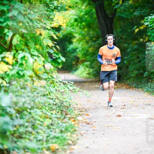 12.10.2025 - Bramfelder Halbmarathon 2025 Dr. Thomas Lammeyer http://msf.ph/oto/9345616 12.10.2025 10:16:47 Laufen 2684 meine-sportfotos.de