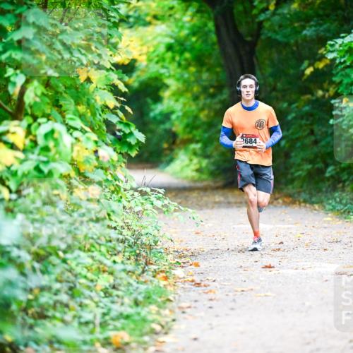 12.10.2025 - Bramfelder Halbmarathon 2025 Dr. Thomas Lammeyer http://msf.ph/oto/9345619 12.10.2025 10:16:48 Laufen 2684 meine-sportfotos.de