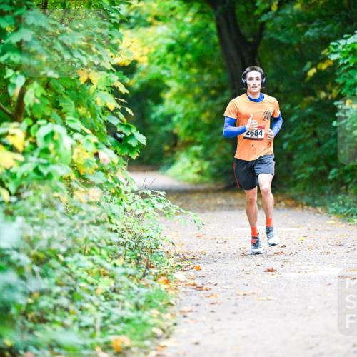 12.10.2025 - Bramfelder Halbmarathon 2025 Dr. Thomas Lammeyer http://msf.ph/oto/9345620 12.10.2025 10:16:48 Laufen 2684 meine-sportfotos.de