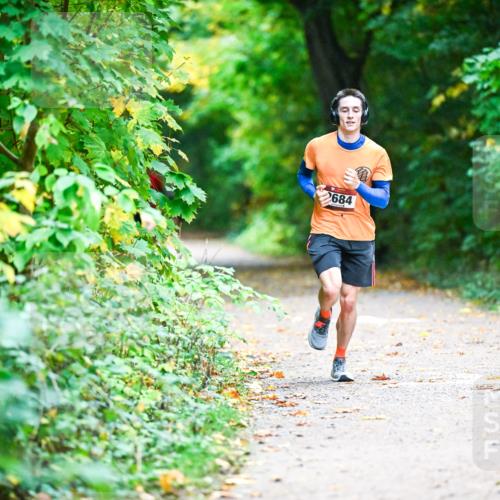 12.10.2025 - Bramfelder Halbmarathon 2025 Dr. Thomas Lammeyer http://msf.ph/oto/9345628 12.10.2025 10:16:49 Laufen 2684 meine-sportfotos.de