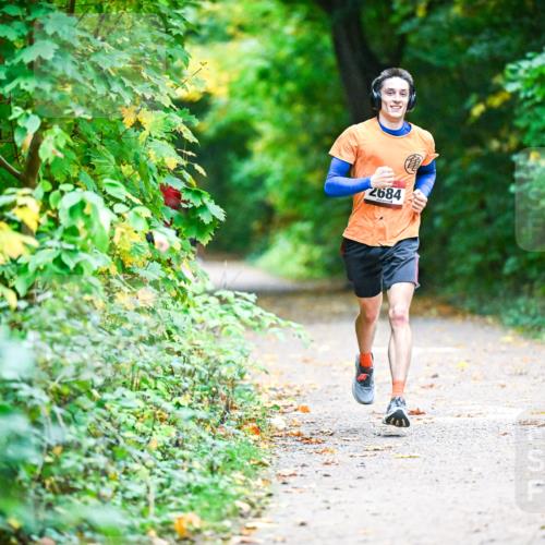 12.10.2025 - Bramfelder Halbmarathon 2025 Dr. Thomas Lammeyer http://msf.ph/oto/9345632 12.10.2025 10:16:49 Laufen 2684 meine-sportfotos.de