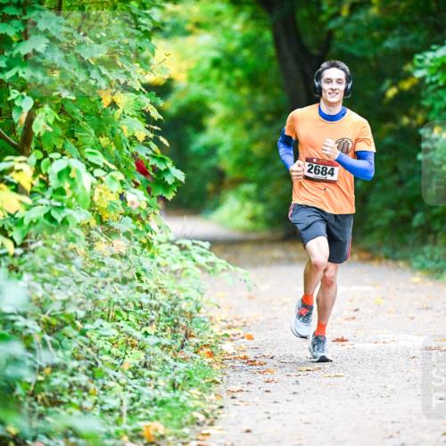 12.10.2025 - Bramfelder Halbmarathon 2025 Dr. Thomas Lammeyer http://msf.ph/oto/9345634 12.10.2025 10:16:50 Laufen 2684 meine-sportfotos.de