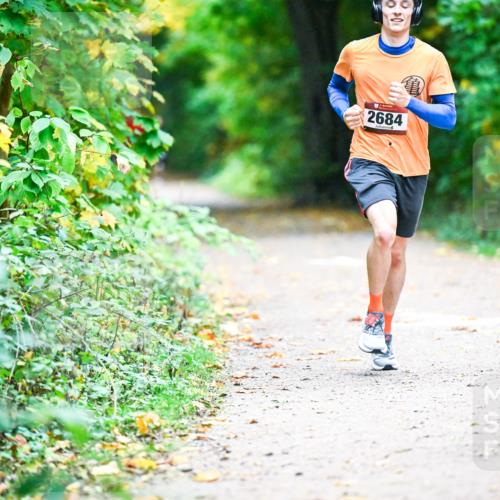 12.10.2025 - Bramfelder Halbmarathon 2025 Dr. Thomas Lammeyer http://msf.ph/oto/9345640 12.10.2025 10:16:50 Laufen 2684 meine-sportfotos.de