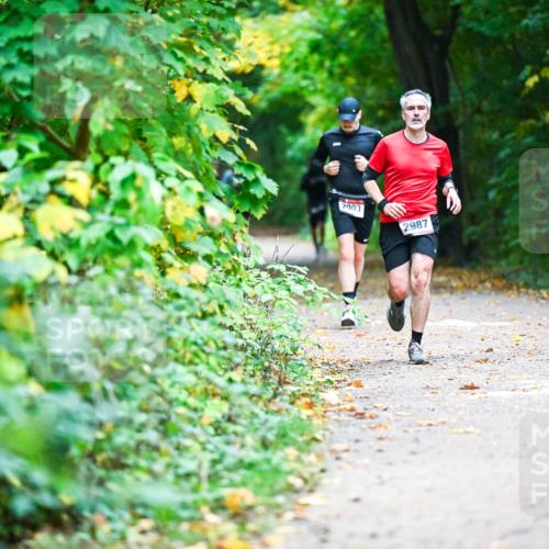 12.10.2025 - Bramfelder Halbmarathon 2025 Dr. Thomas Lammeyer http://msf.ph/oto/9345648 12.10.2025 10:16:59 Laufen 2003, 2987 meine-sportfotos.de