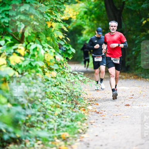 12.10.2025 - Bramfelder Halbmarathon 2025 Dr. Thomas Lammeyer http://msf.ph/oto/9345650 12.10.2025 10:16:59 Laufen 2903, 2987 meine-sportfotos.de
