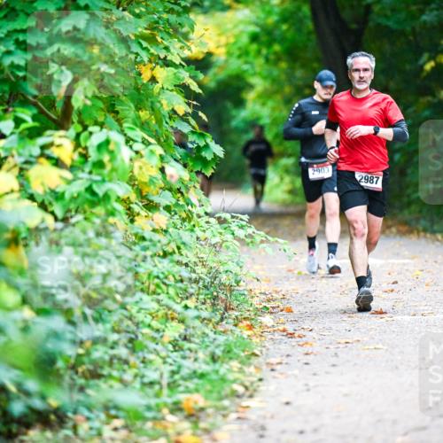 12.10.2025 - Bramfelder Halbmarathon 2025 Dr. Thomas Lammeyer http://msf.ph/oto/9345656 12.10.2025 10:17:00 Laufen 2903, 2987 meine-sportfotos.de