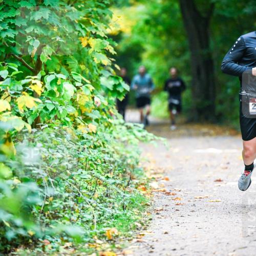 12.10.2025 - Bramfelder Halbmarathon 2025 Dr. Thomas Lammeyer http://msf.ph/oto/9345681 12.10.2025 10:17:05 Laufen 2903, 4 meine-sportfotos.de