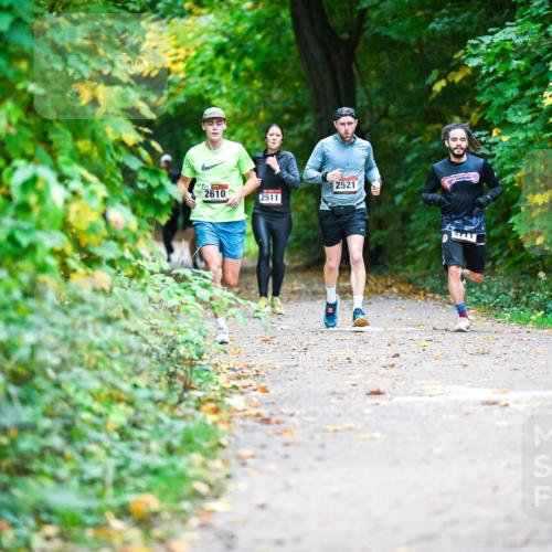 12.10.2025 - Bramfelder Halbmarathon 2025 Dr. Thomas Lammeyer http://msf.ph/oto/9345696 12.10.2025 10:17:10 Laufen 2610, 2511, 2521 meine-sportfotos.de