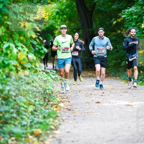 12.10.2025 - Bramfelder Halbmarathon 2025 Dr. Thomas Lammeyer http://msf.ph/oto/9345702 12.10.2025 10:17:11 Laufen 2610, 2511, 2521 meine-sportfotos.de