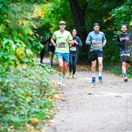 12.10.2025 - Bramfelder Halbmarathon 2025 Dr. Thomas Lammeyer http://msf.ph/oto/9345705 12.10.2025 10:17:12 Laufen 2610, 2511, 2521 meine-sportfotos.de