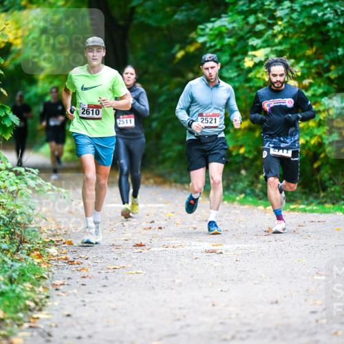 12.10.2025 - Bramfelder Halbmarathon 2025 Dr. Thomas Lammeyer http://msf.ph/oto/9345713 12.10.2025 10:17:13 Laufen 2610, 2511, 2521 meine-sportfotos.de