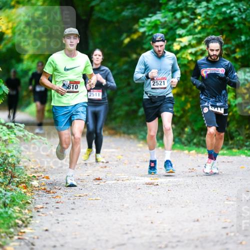 12.10.2025 - Bramfelder Halbmarathon 2025 Dr. Thomas Lammeyer http://msf.ph/oto/9345717 12.10.2025 10:17:14 Laufen 610, 2511, 2521 meine-sportfotos.de