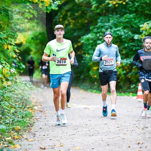 12.10.2025 - Bramfelder Halbmarathon 2025 Dr. Thomas Lammeyer http://msf.ph/oto/9345725 12.10.2025 10:17:16 Laufen 2610, 2521 meine-sportfotos.de
