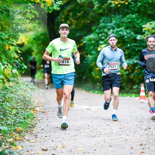 12.10.2025 - Bramfelder Halbmarathon 2025 Dr. Thomas Lammeyer http://msf.ph/oto/9345726 12.10.2025 10:17:16 Laufen 2610, 2521, 2711 meine-sportfotos.de