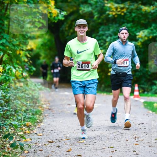 12.10.2025 - Bramfelder Halbmarathon 2025 Dr. Thomas Lammeyer http://msf.ph/oto/9345733 12.10.2025 10:17:17 Laufen 838, 2610 meine-sportfotos.de