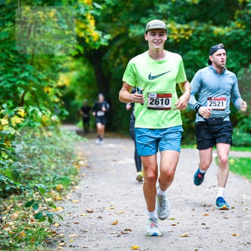 12.10.2025 - Bramfelder Halbmarathon 2025 Dr. Thomas Lammeyer http://msf.ph/oto/9345737 12.10.2025 10:17:18 Laufen 638, 2610, 2521 meine-sportfotos.de