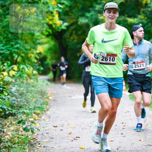 12.10.2025 - Bramfelder Halbmarathon 2025 Dr. Thomas Lammeyer http://msf.ph/oto/9345740 12.10.2025 10:17:19 Laufen 838, 2610, 2521 meine-sportfotos.de