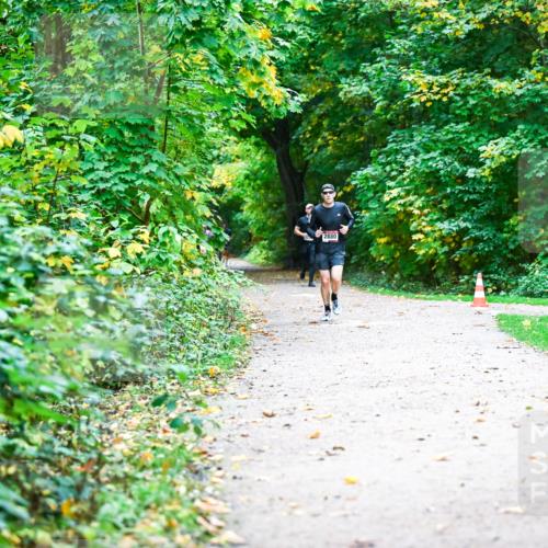 12.10.2025 - Bramfelder Halbmarathon 2025 Dr. Thomas Lammeyer http://msf.ph/oto/9345755 12.10.2025 10:17:22 Laufen 2880 meine-sportfotos.de