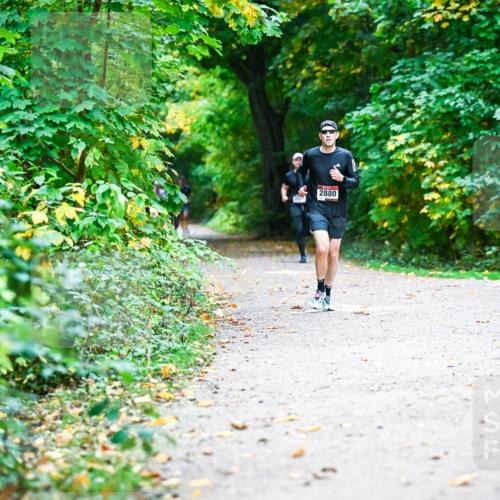 12.10.2025 - Bramfelder Halbmarathon 2025 Dr. Thomas Lammeyer http://msf.ph/oto/9345758 12.10.2025 10:17:23 Laufen 2880 meine-sportfotos.de